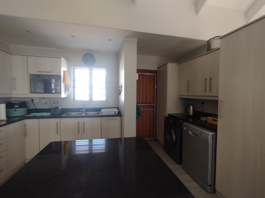 3 Bedroom Property for Sale in Bayview Western Cape
